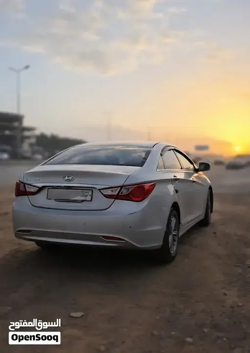 Hyundai Sonata 2014 photo 2