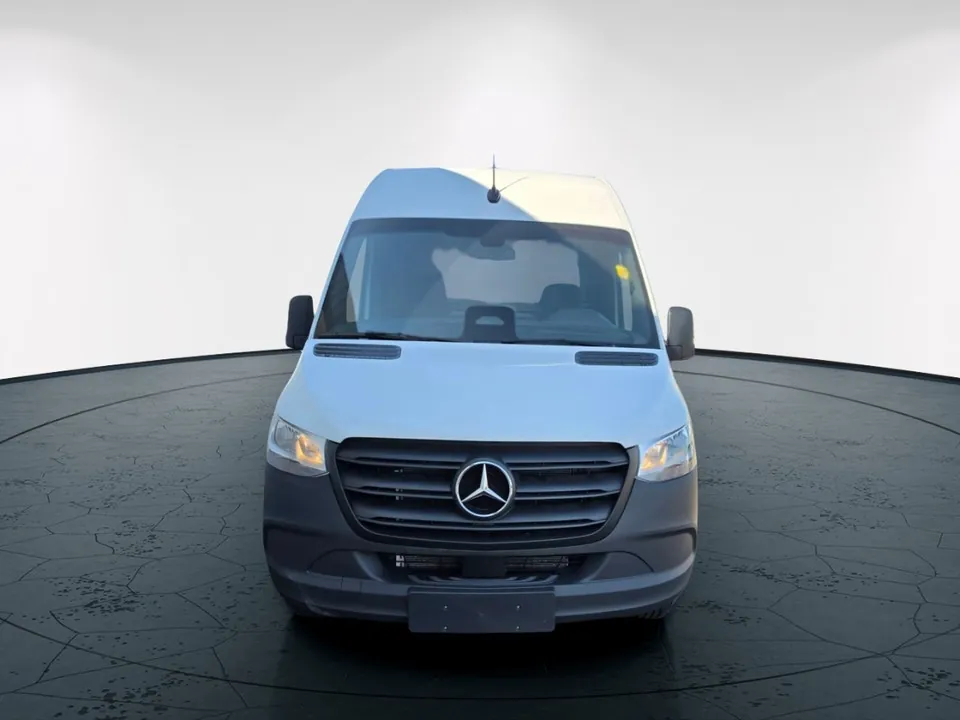 Mercedes-Benz Sprinter 2025 photo 2
