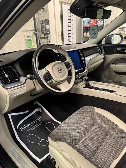 Volvo Xc60 2018 photo 2