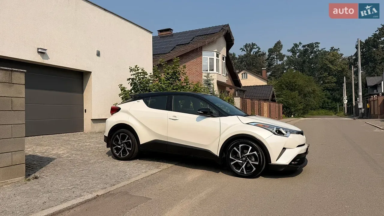 Toyota C-Hr 2019 photo 3