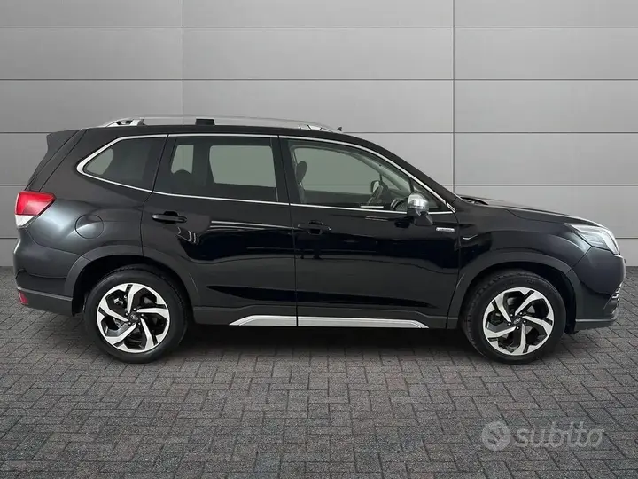 Subaru Forester 2023 photo 3