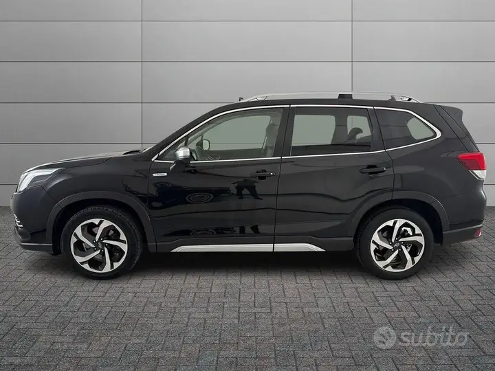 Subaru Forester 2023 photo 2