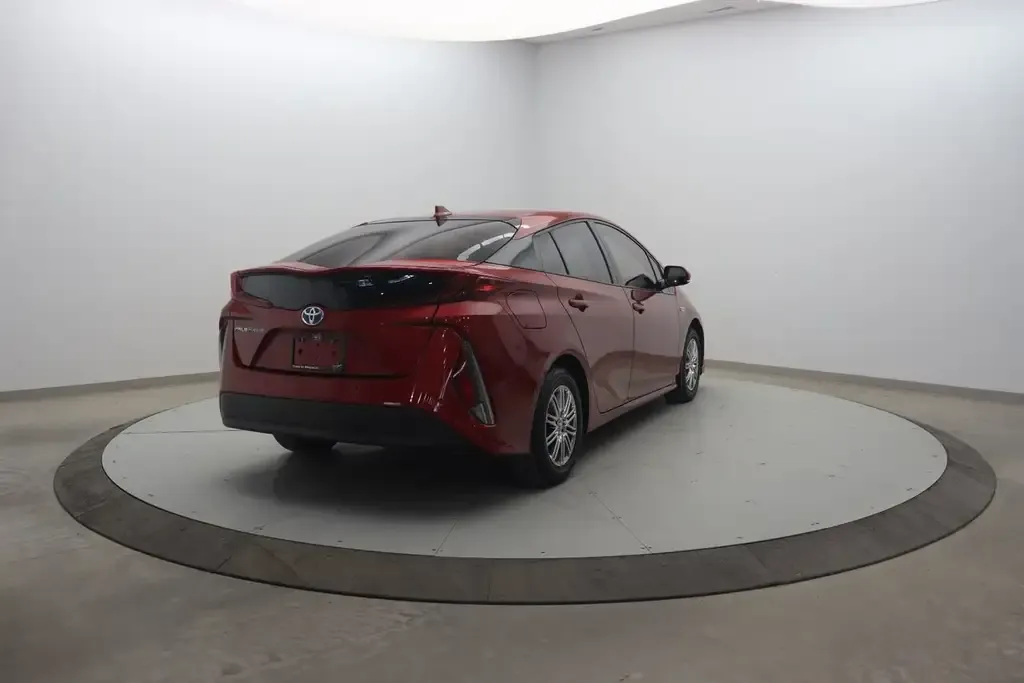 Toyota Prius Prime 2018 photo 4