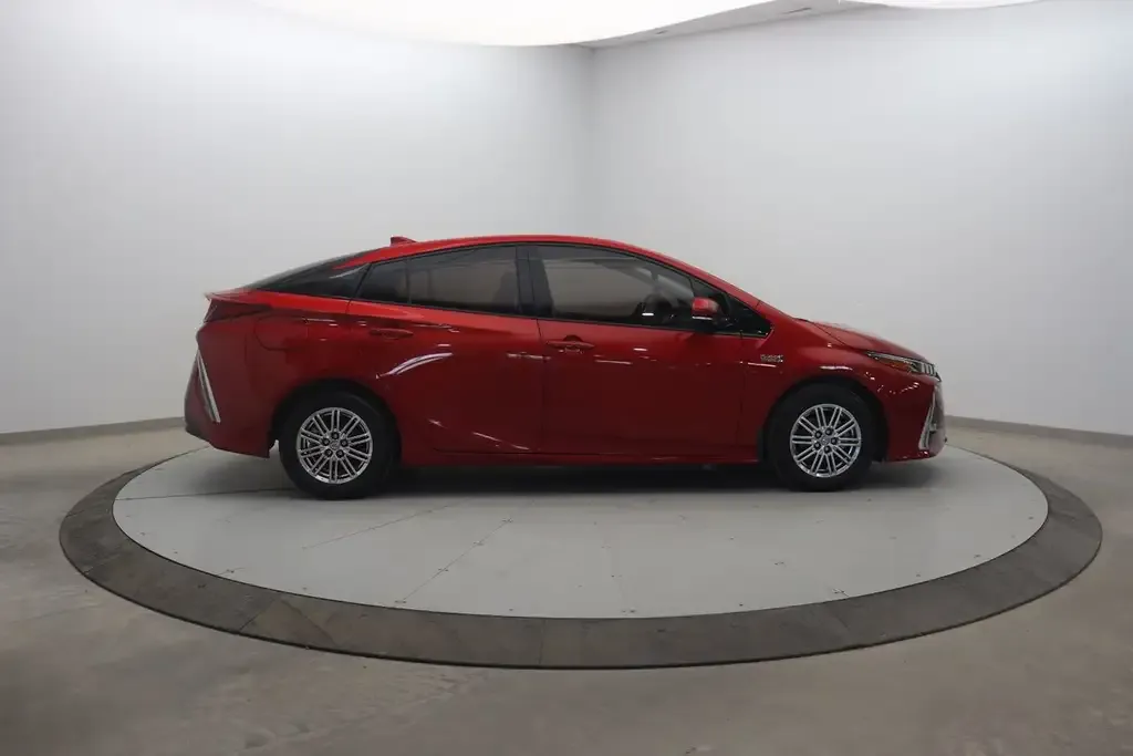 Toyota Prius Prime 2018 photo 3