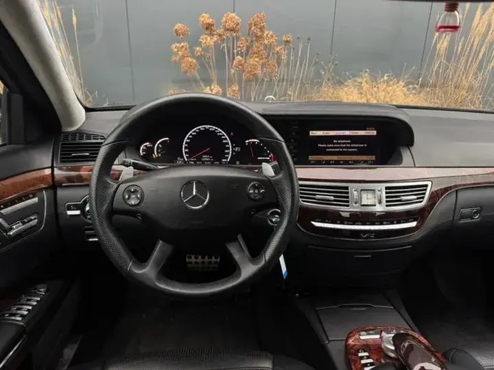 Mercedes-Benz S-Class 2006 photo 2