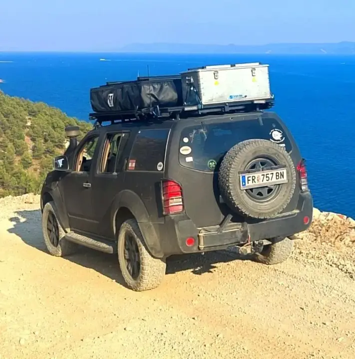 Nissan Pathfinder 2006 photo 2