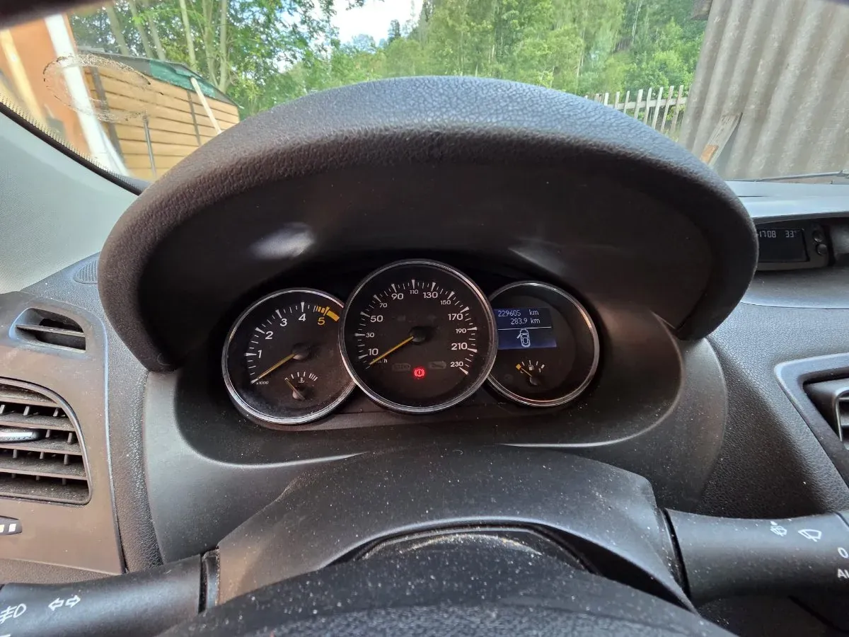 Renault Fluence 2010 photo 3