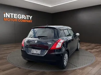 Suzuki Swift 2015 photo 4