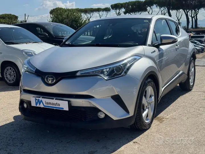 Toyota C-Hr 2019 photo 2