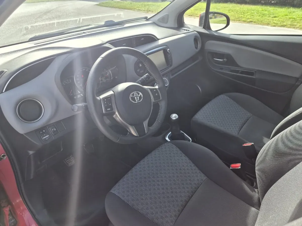 Toyota Yaris 2014 photo 3