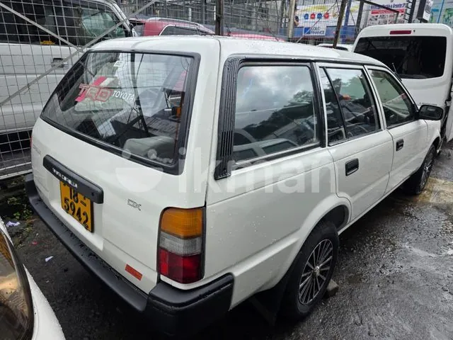 Toyota Corolla 1990 photo 3