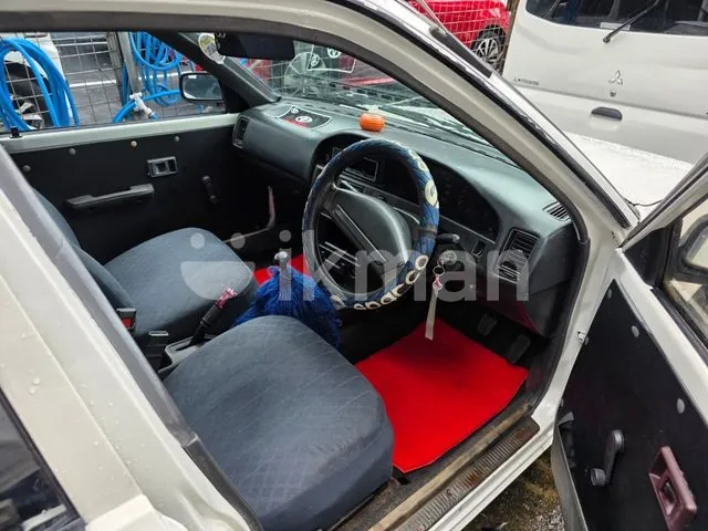 Toyota Corolla 1990 photo 2