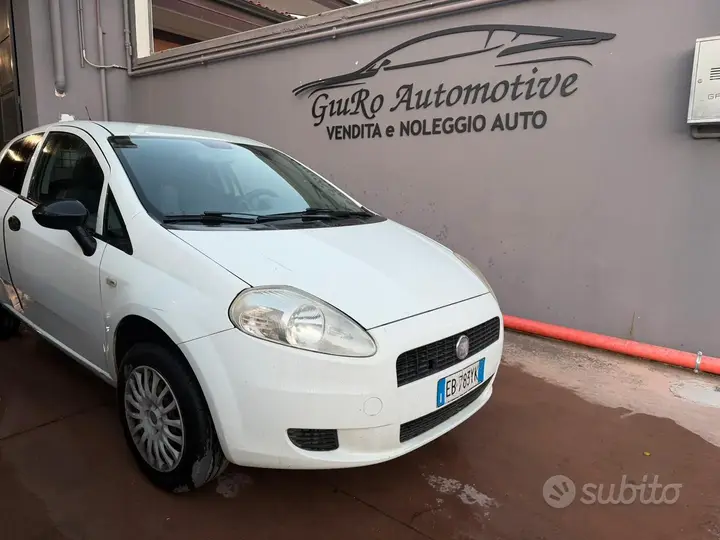 Fiat Punto 2010 photo 2