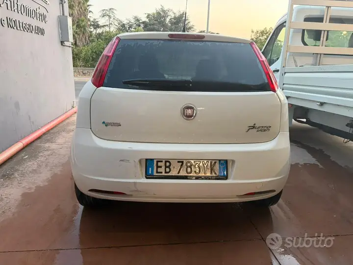 Fiat Punto 2010 photo 4
