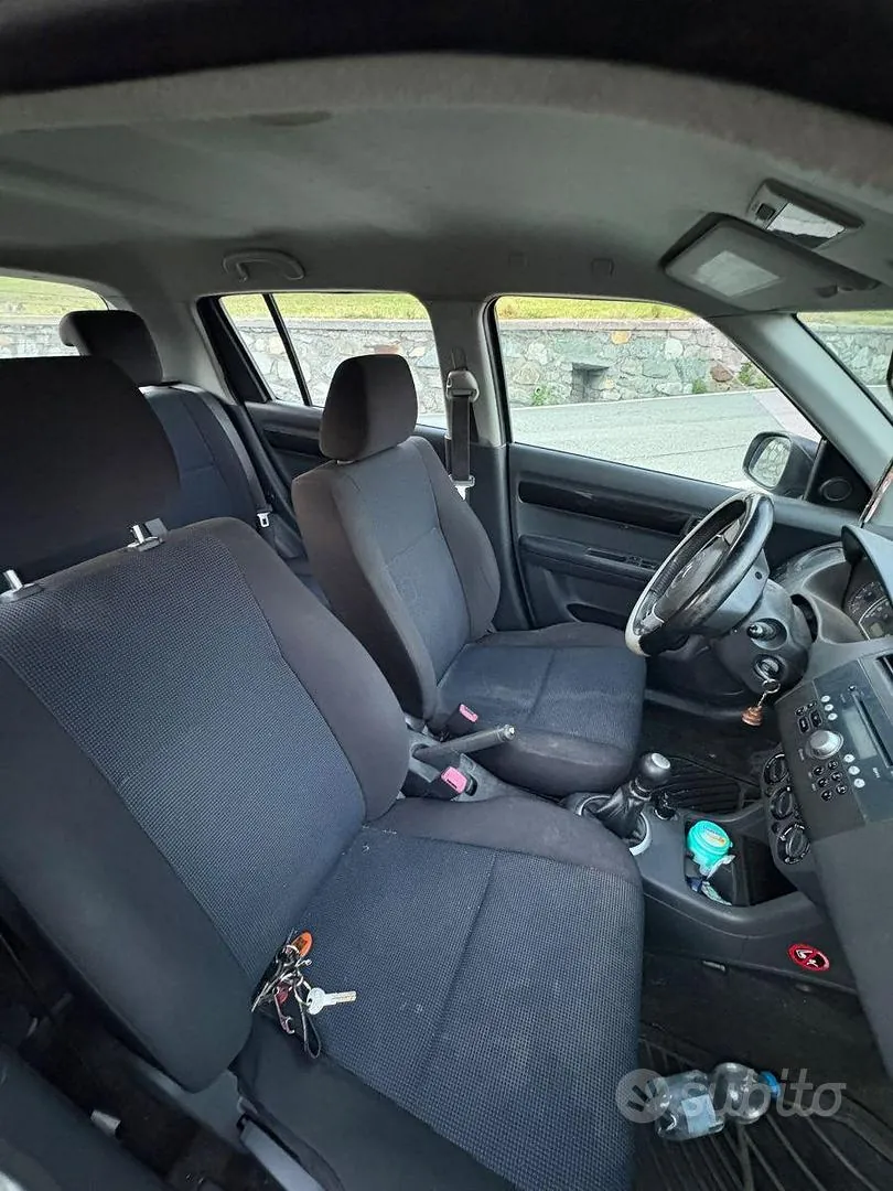 Suzuki Swift 2006 photo 3