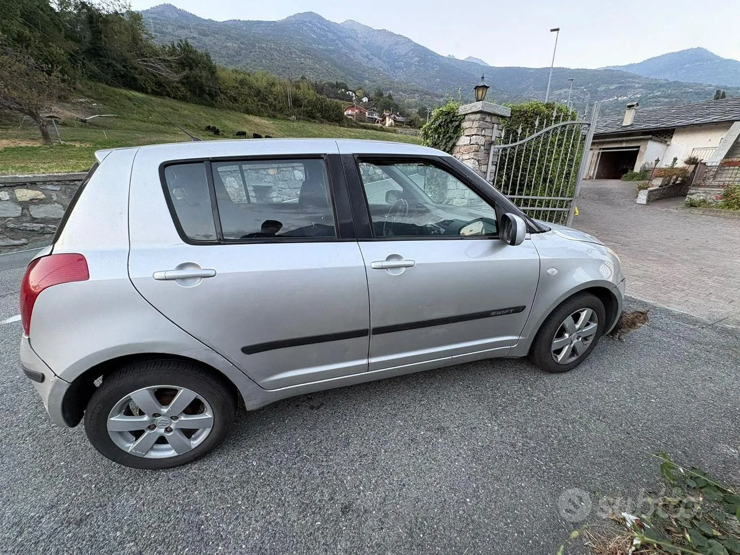 Suzuki Swift 2006 photo 5