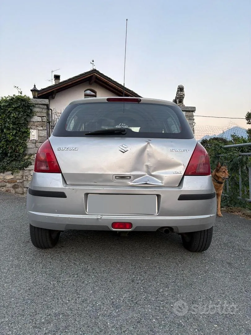 Suzuki Swift 2006 photo 4