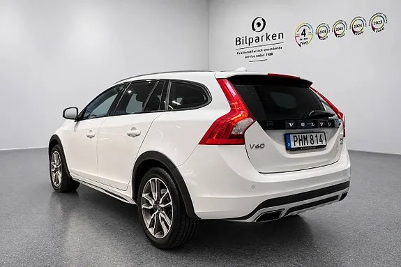 Volvo V60 Cross Country 2017 photo 3