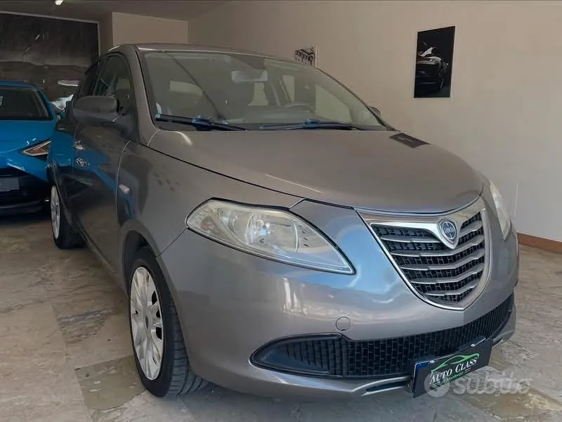 Lancia Ypsilon 2012 photo 2