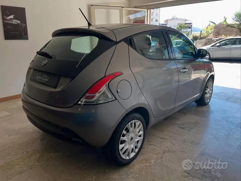 Lancia Ypsilon 2012 photo 4