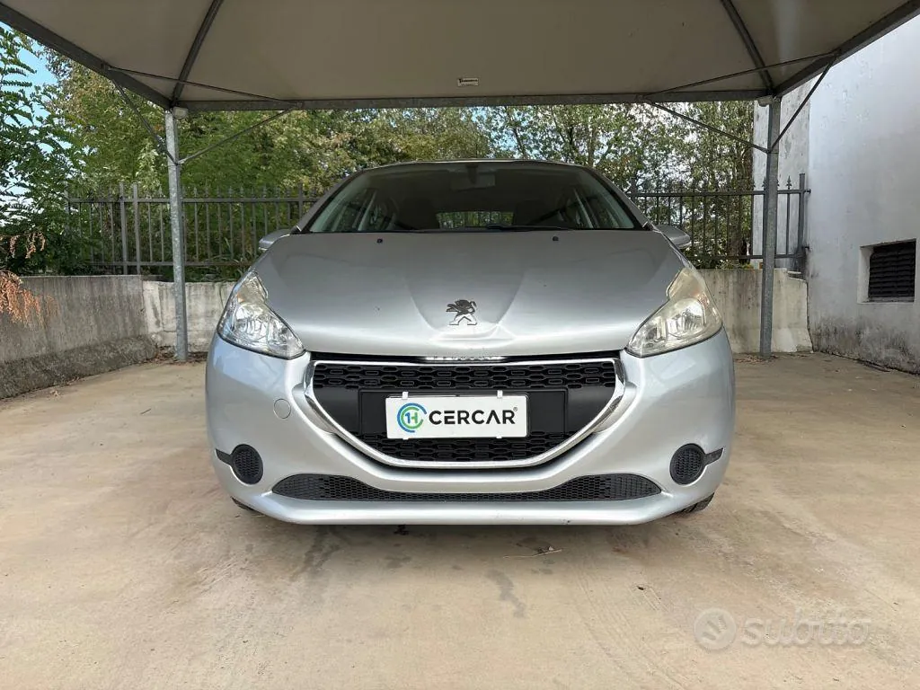 Peugeot 208 2015 photo 2