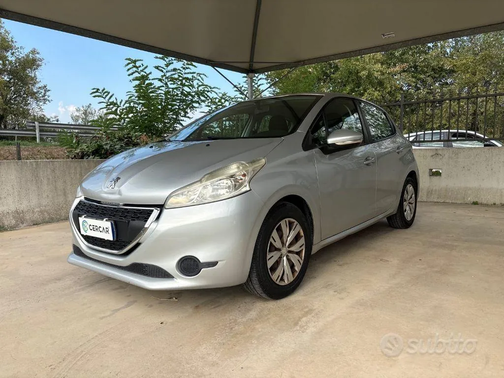 Peugeot 208