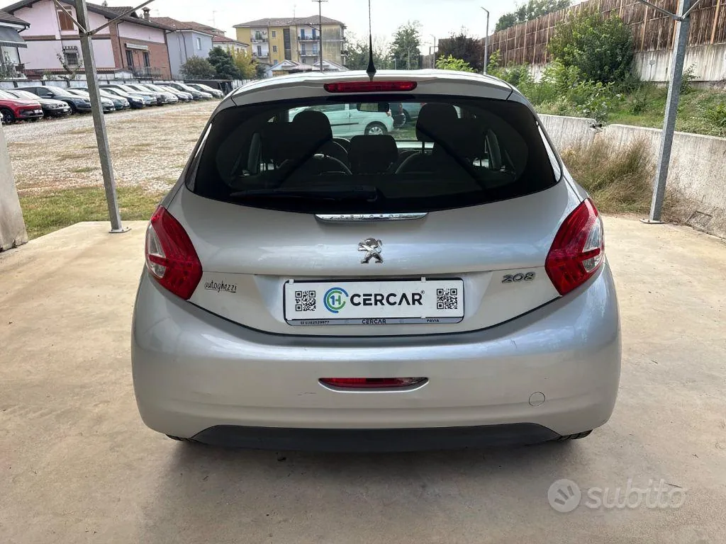 Peugeot 208 2015 photo 5