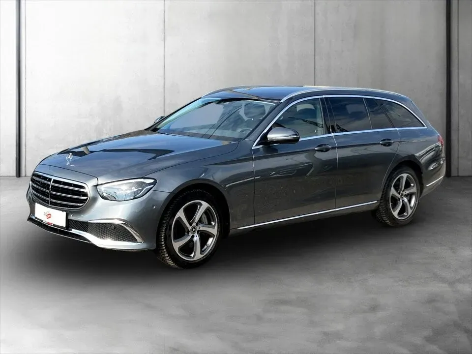 Mercedes-Benz E-Class 2023 photo 2