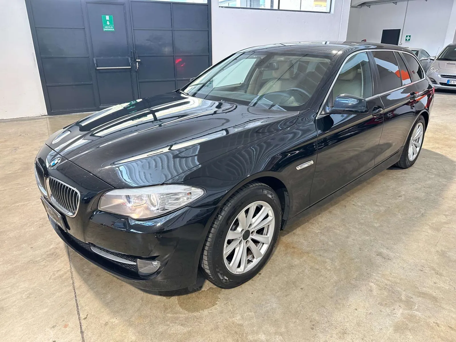 BMW 5 Series 2012 photo 3
