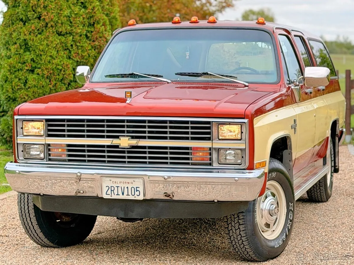 Chevrolet Suburban 1983 photo 3