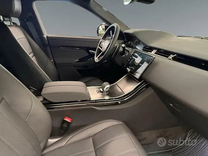 Land Rover Evoque 2026 photo 3