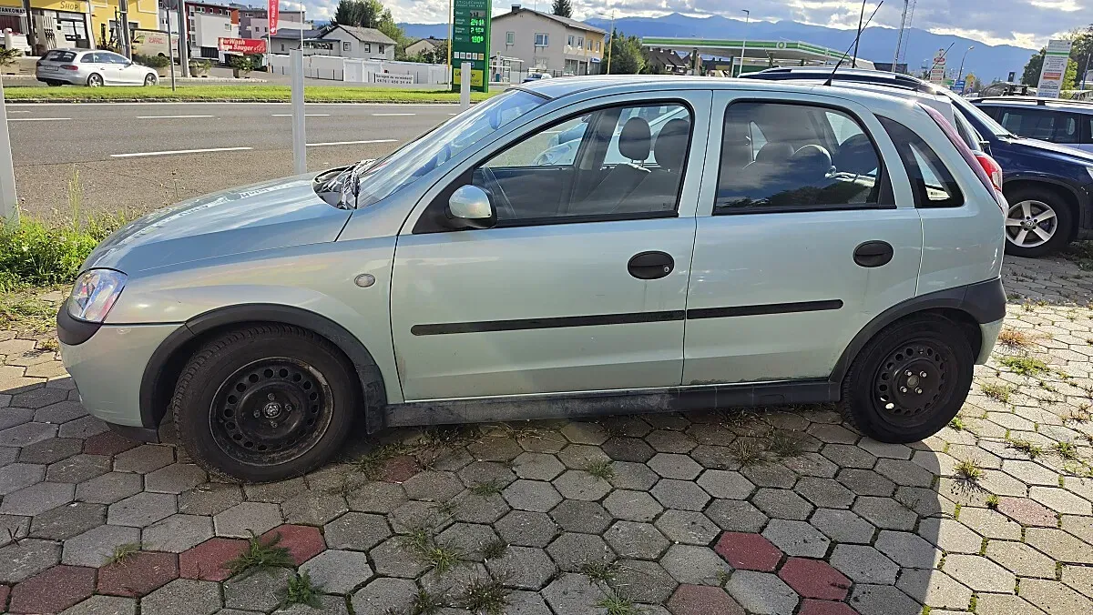 Opel Corsa 2002 photo 2