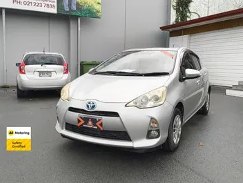 Toyota Aqua 2012 photo 4