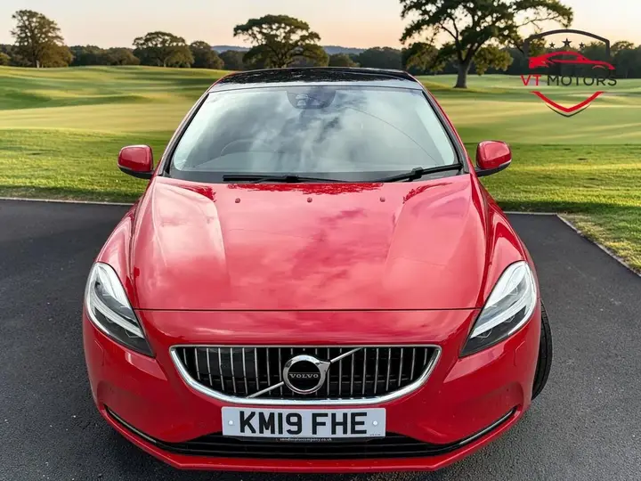 Volvo V40 2019 photo 2