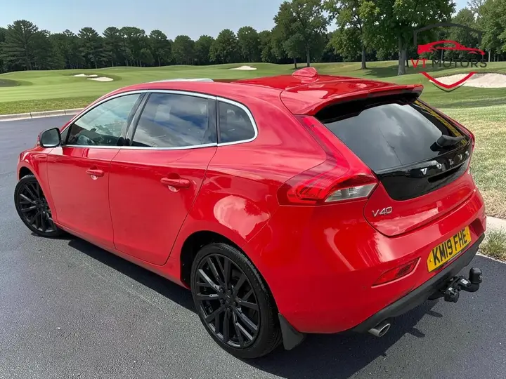 Volvo V40 2019 photo 4