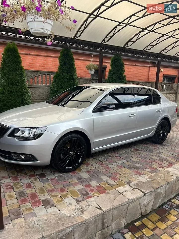 Skoda Superb 2013 photo 4