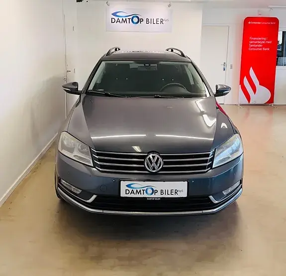 Volkswagen Passat 2011 photo 2