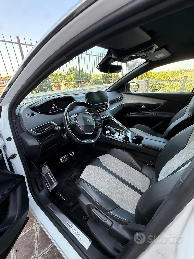 Peugeot 3008 2021 photo 2