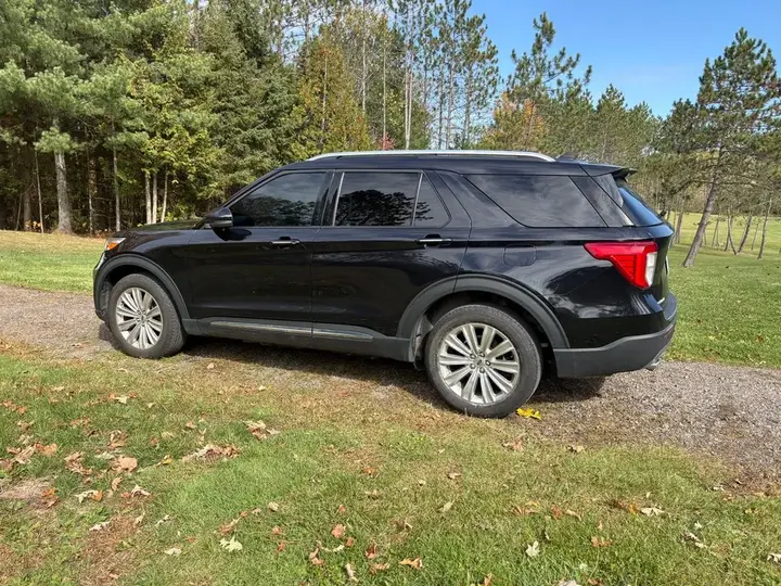 Ford Explorer 2021 photo 3