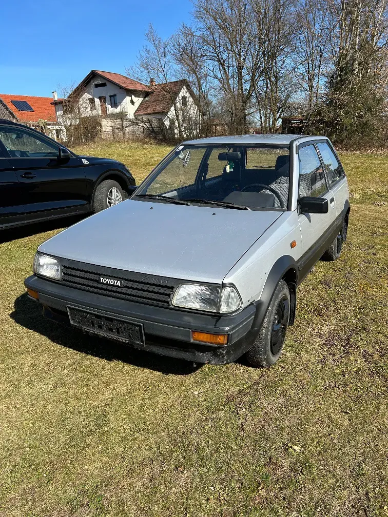 Toyota Starlet 1986 photo 2