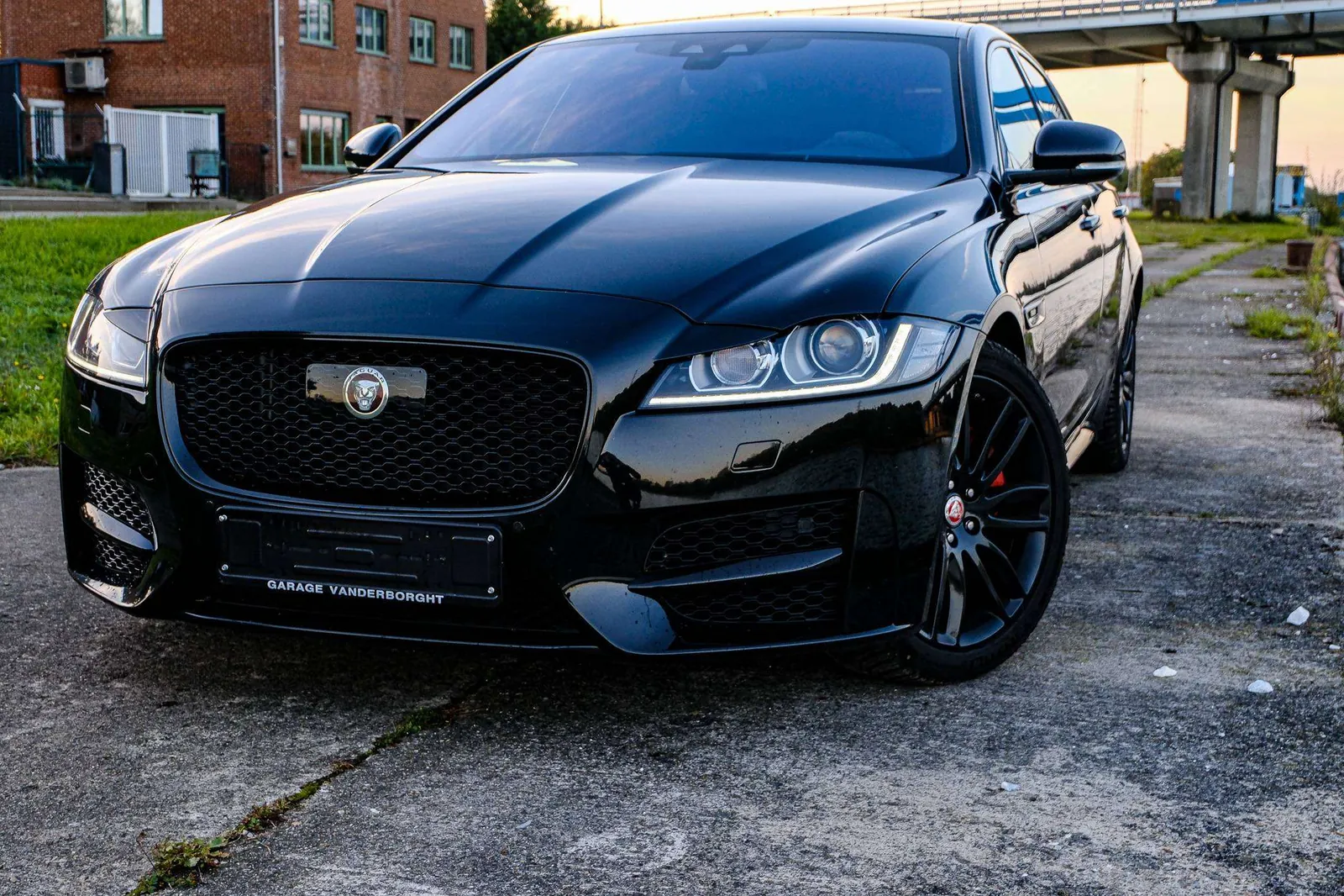 Jaguar Xf 2016 photo 3