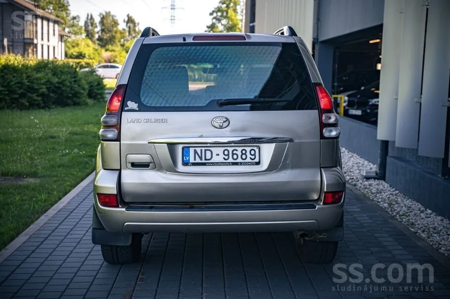Toyota Land Cruiser 2005 photo 5