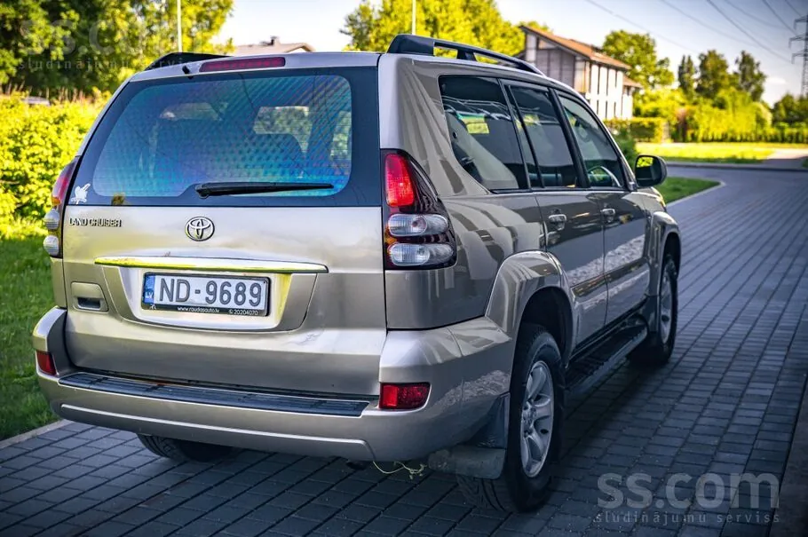 Toyota Land Cruiser 2005 photo 4