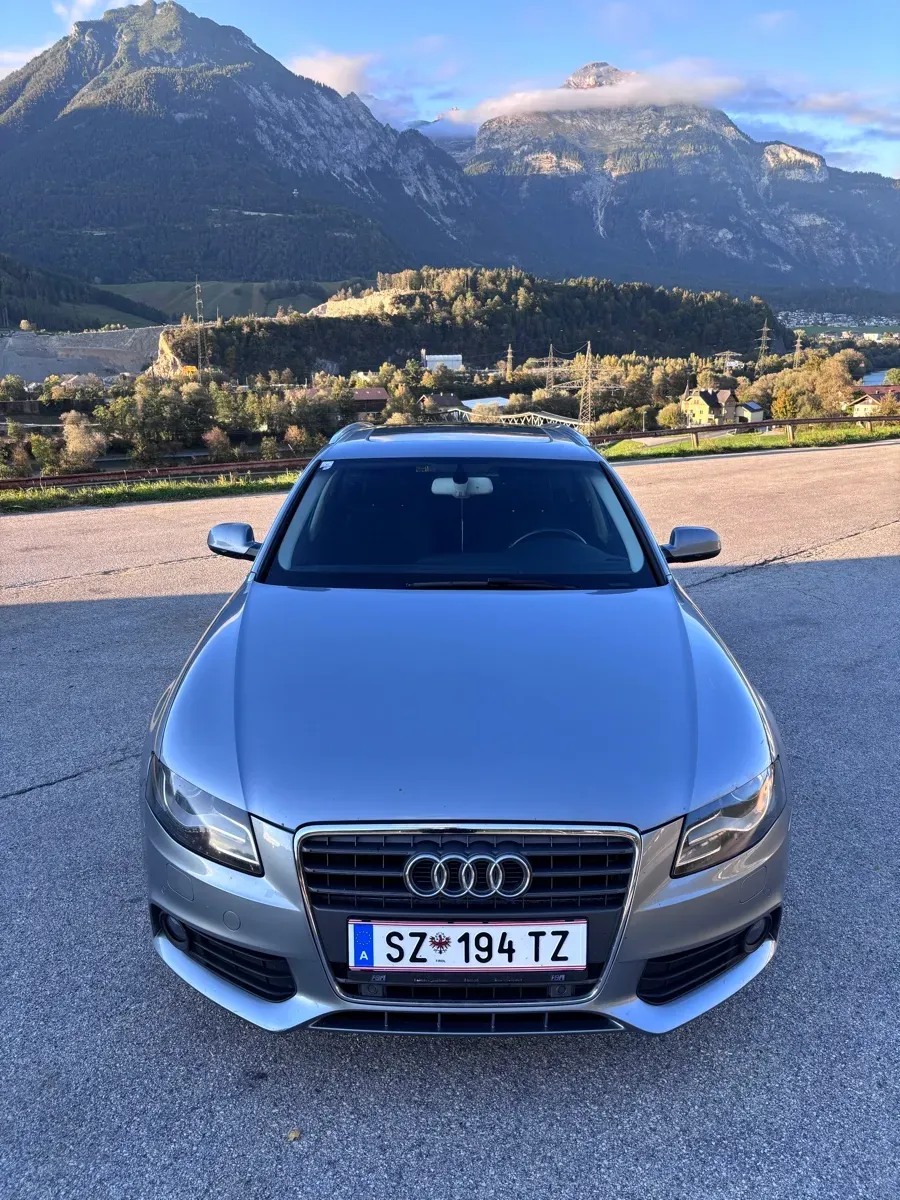 Audi A4 2009 photo 2