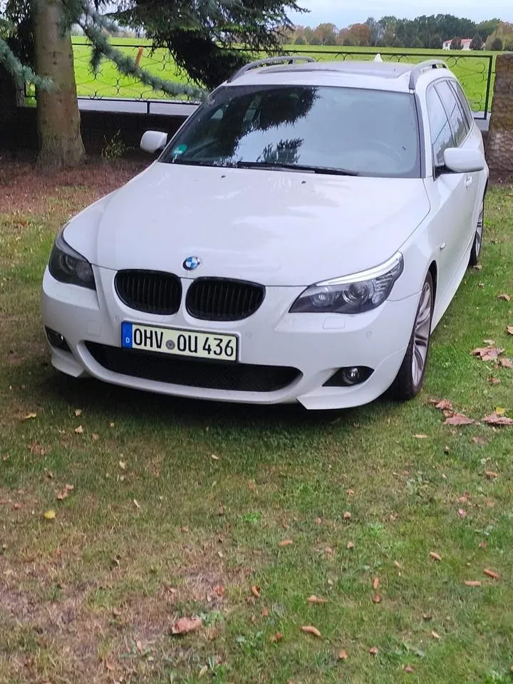 BMW 523I