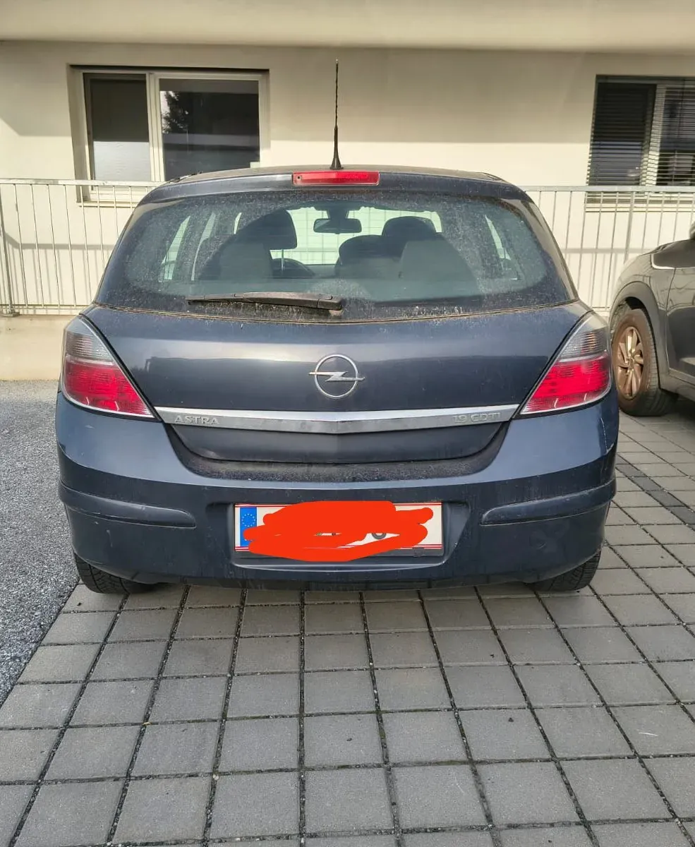 Opel Astra 2007 photo 2