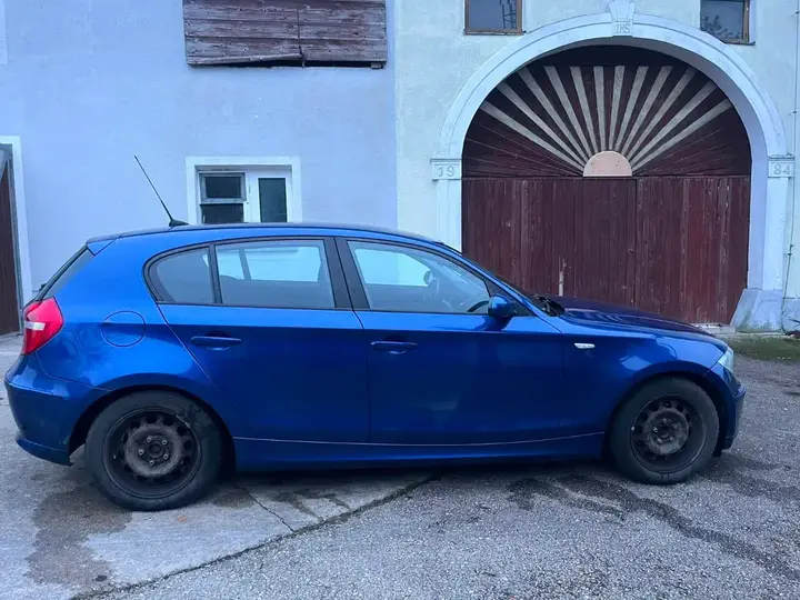 BMW 1 Series 2009 photo 3
