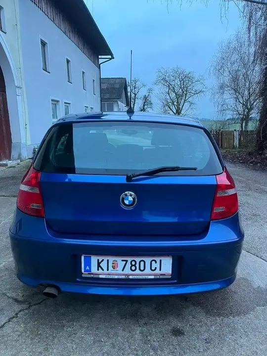 BMW 1 Series 2009 photo 2