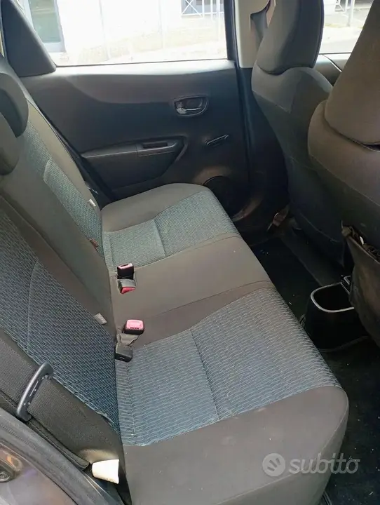 Toyota Yaris 2013 photo 4