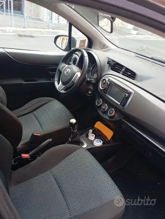 Toyota Yaris 2013 photo 5